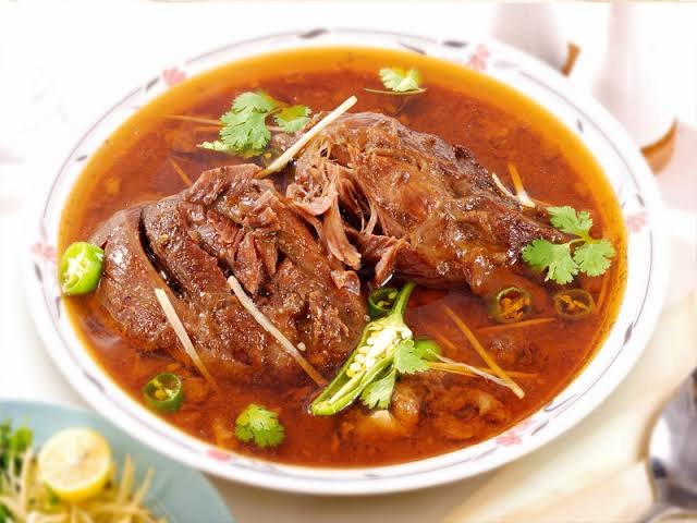 Why Karachi’s Nihari Hits Different in Wisconsin’s Early Fall Mornings